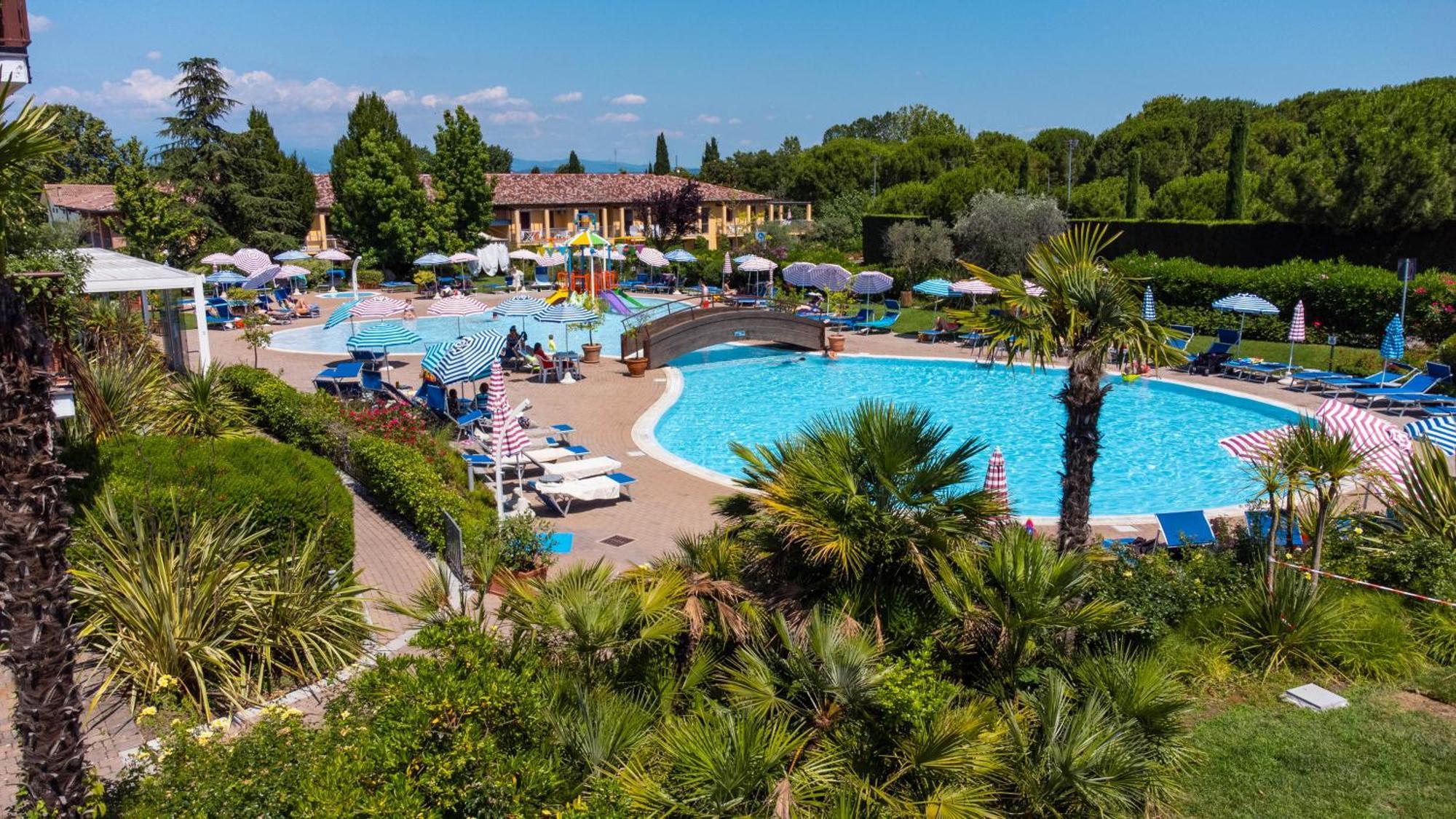 Hotel Bella Italia Peschiera del Garda Bagian luar foto