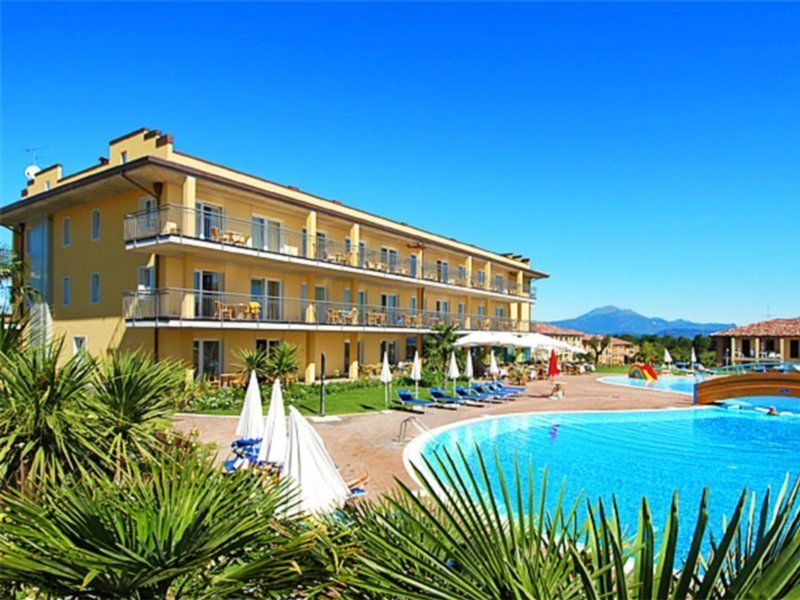 Hotel Bella Italia Peschiera del Garda Bagian luar foto